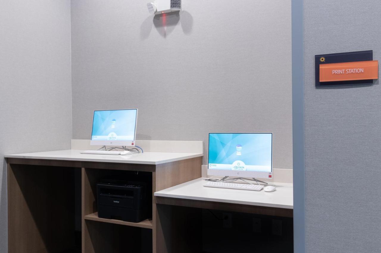 La Quinta Inn & Suites By Wyndham San Antonio Seaworld Lafb מראה חיצוני תמונה