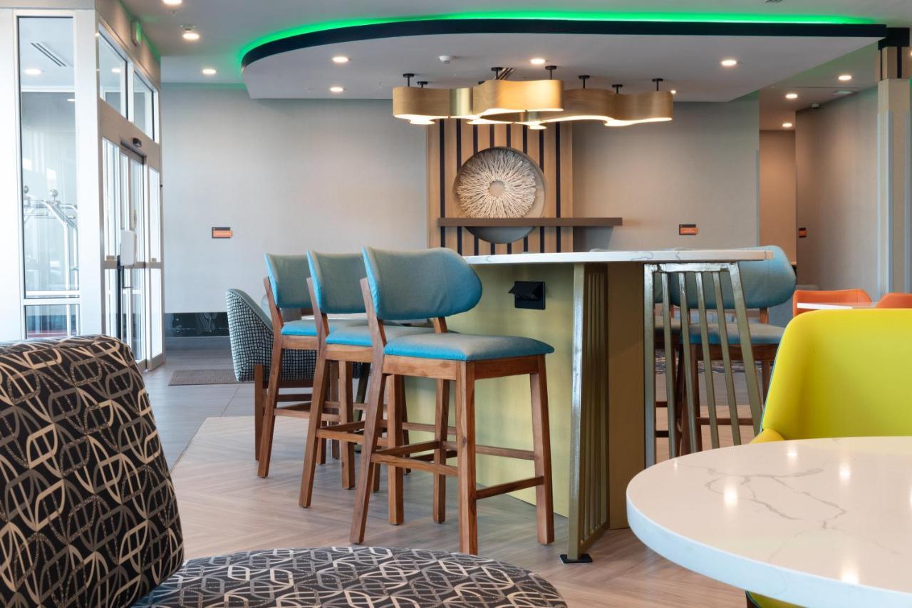 La Quinta Inn & Suites By Wyndham San Antonio Seaworld Lafb מראה חיצוני תמונה
