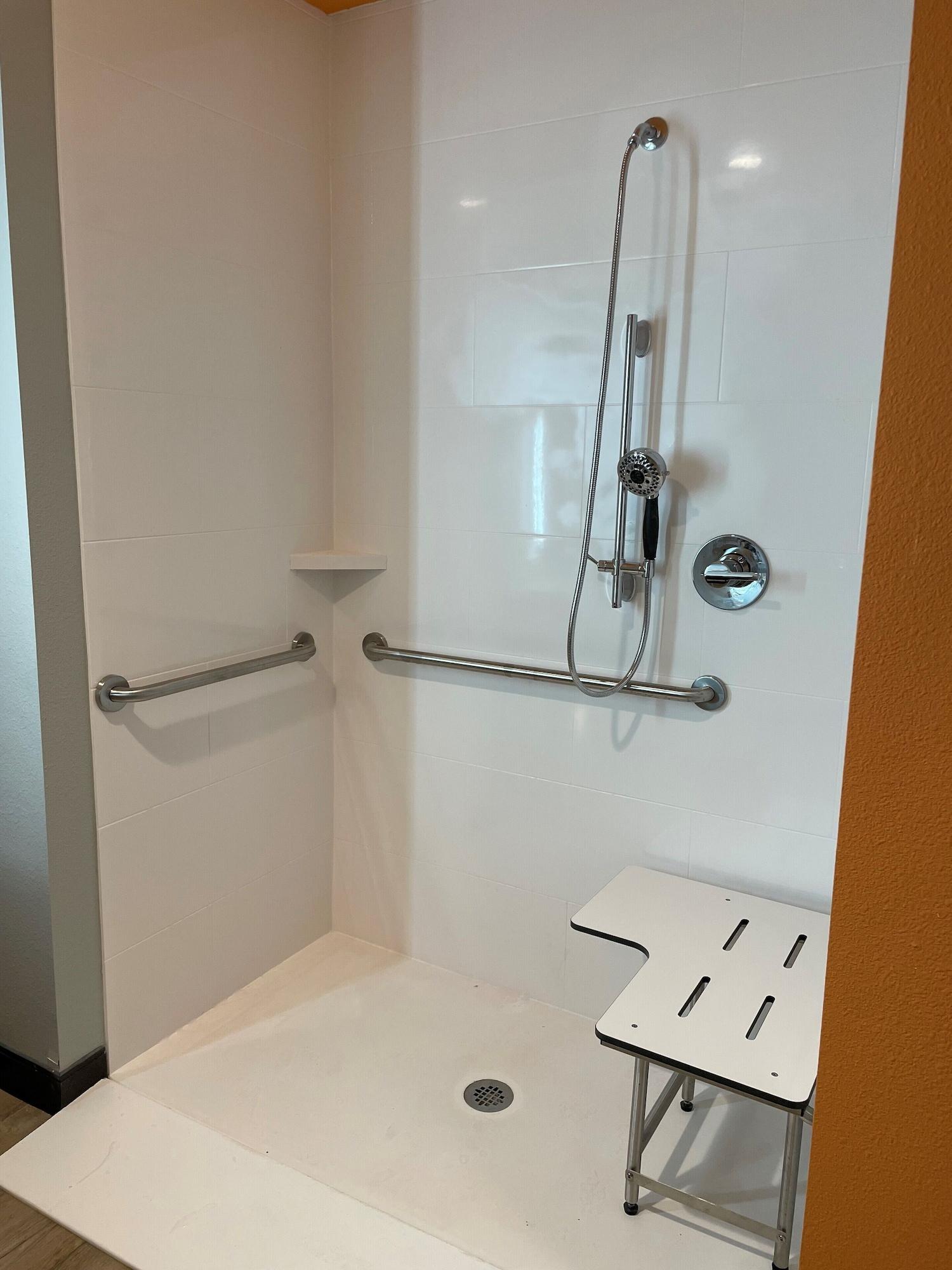 La Quinta Inn & Suites By Wyndham San Antonio Seaworld Lafb מראה חיצוני תמונה