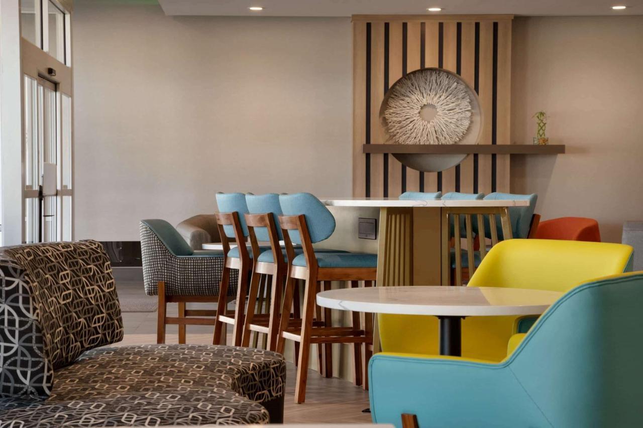 La Quinta Inn & Suites By Wyndham San Antonio Seaworld Lafb מראה חיצוני תמונה