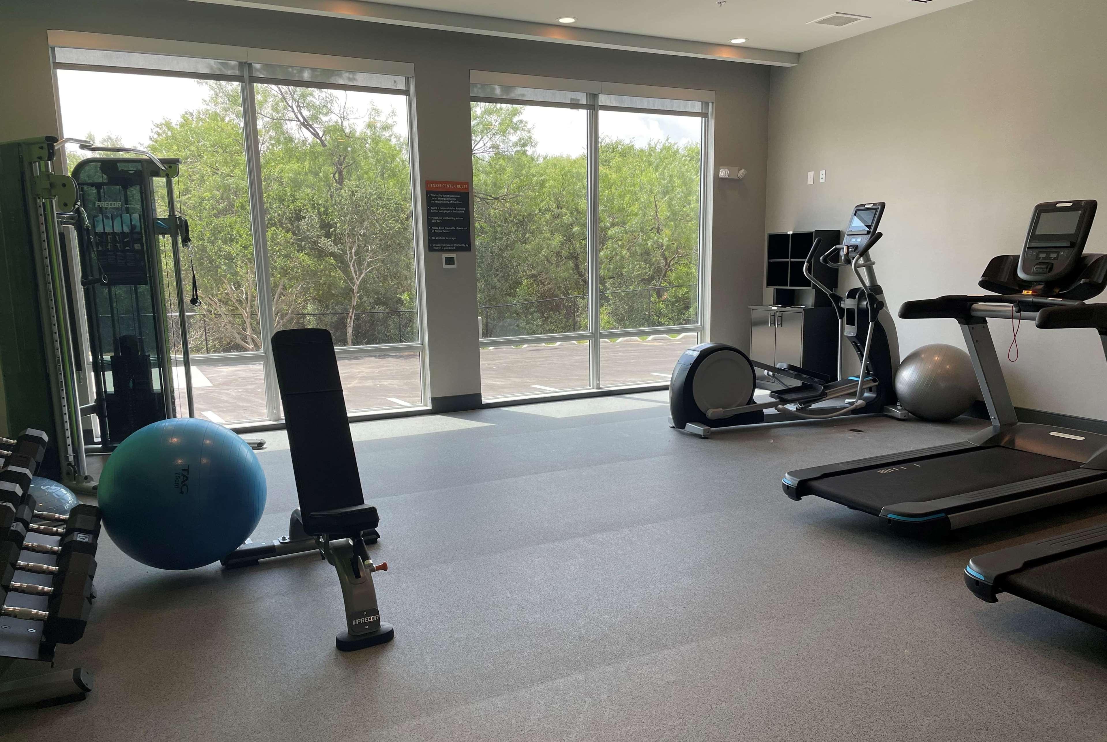 La Quinta Inn & Suites By Wyndham San Antonio Seaworld Lafb מראה חיצוני תמונה